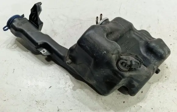 Mercedes-Benz CLS C218 X218 Windshield washer fluid reservoir/tank A2048602360 A20486920