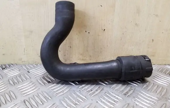 Audi A4 S4 B7 8E 8H Engine coolant pipe/hose 8E0121101AA