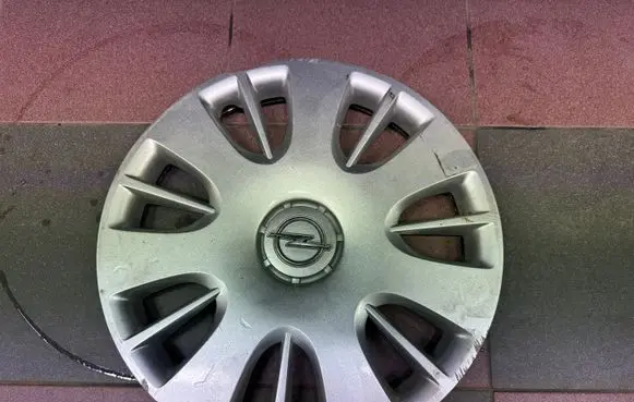 Opel Corsa D R15 wheel hub/cap/trim 13214814 13214815 00461060860