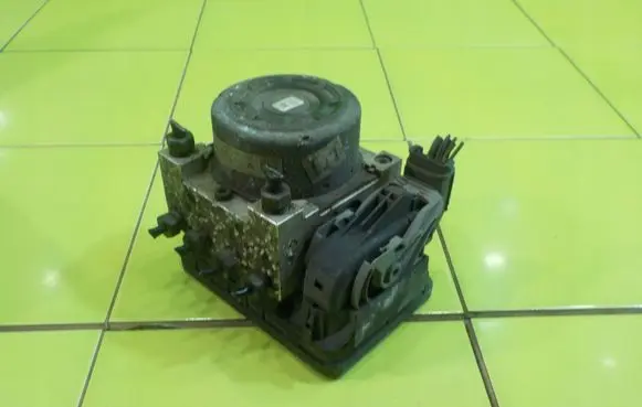 Ford Fiesta ABS Pump 10022002164