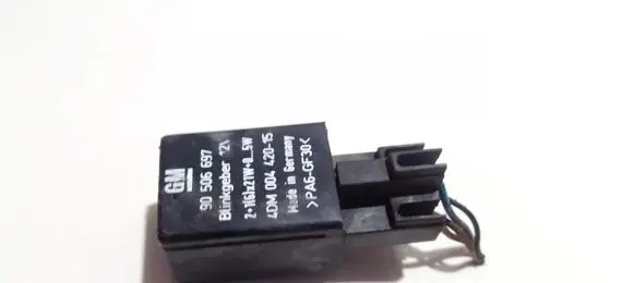 Opel Frontera A Other relay 90506697 4DM00442015