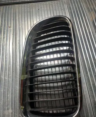 BMW 3 E92 E93 Front bumper upper radiator grill 51137254972 7254972 51137254970