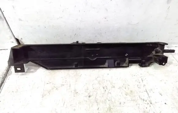 Land Rover Discovery 4 - LR4 Radiator mount bracket AH328B589A