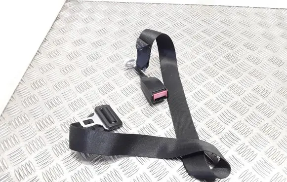 Middle seatbelt (rear)