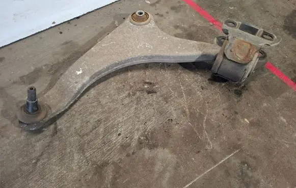 Front lower control arm/wishbone