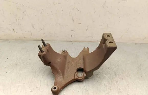 Volvo XC40 Engine mounting bracket 31480833