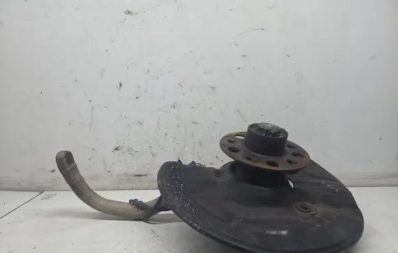 Front wheel hub spindle knuckle