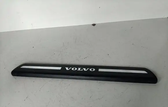 Volvo V50 Front sill trim cover 08622671