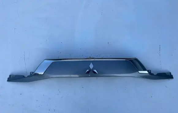 Mitsubishi Outlander Tailgate trim 5817A26502
