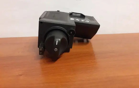 Mercedes-Benz E W210 Light switch 2105452004 5248