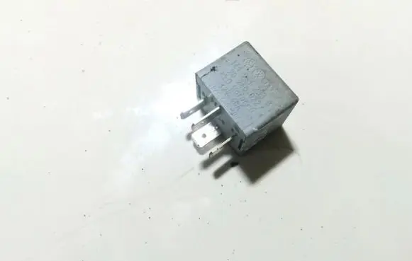 Skoda Superb B5 (3U) Other relay 141951253b
