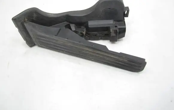 Volkswagen PASSAT B7 Accelerator throttle pedal 1K1721503AL 6PV01103900