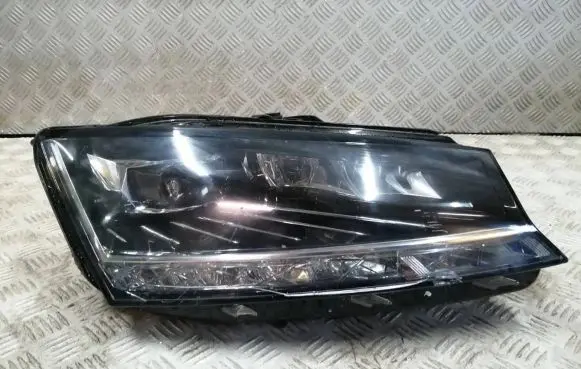 Skoda Fabia Mk3 (NJ) Headlight/headlamp 6V1941016E LE17A6402 030111523200