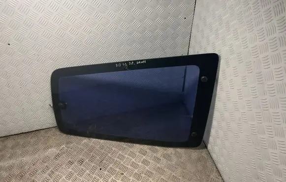 Mitsubishi Pajero Loading door trunk window/glass 