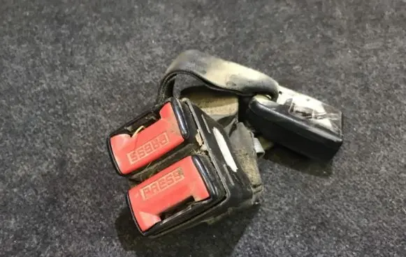 Renault Laguna I Rear seatbelt buckle 5502388AA4