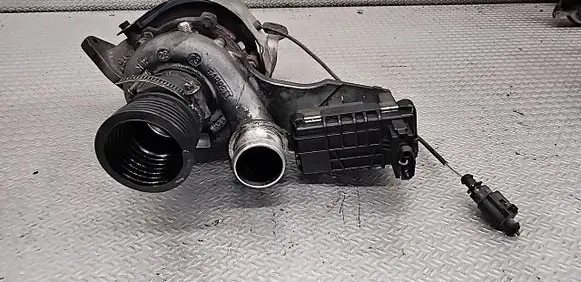 Audi A8 S8 D3 4E Turbo 057145702T 6NW008412