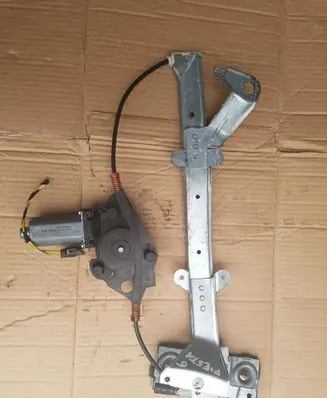 Ford Fiesta Front window lifting mechanism without motor 