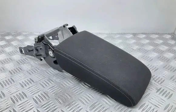 Volkswagen PASSAT B8 Armrest 3G0864207