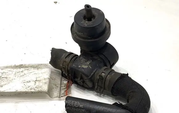 Audi A4 S4 B8 8K Oil filter mounting bracket 1J0819809