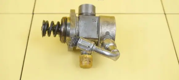 Ford Kuga II In-tank fuel pump DS7G9D376DC M8MA