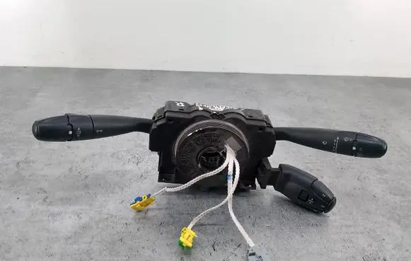 Wiper turn signal indicator stalk/switch