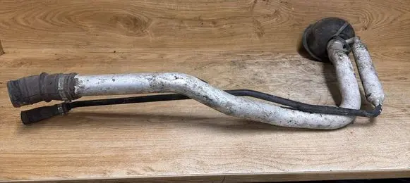 Volvo S80 Fuel tank filler neck pipe 09141401 TW037282
