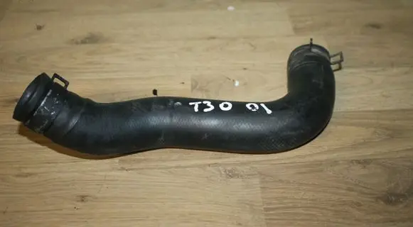 Nissan X-Trail T30 Engine coolant pipe/hose