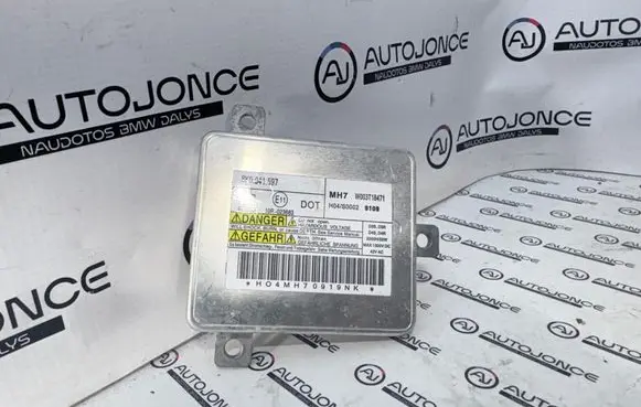 Volkswagen PASSAT B7 Headlight ballast module Xenon 8K0941597 W003T18471 10R023683