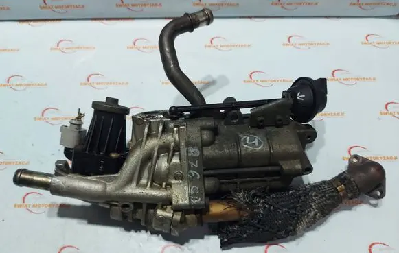 Land Rover Discovery 4 - LR4 EGR valve cooler 9X2Q9U438CA