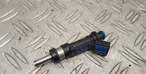 Toyota Yaris Fuel injector 2320947010