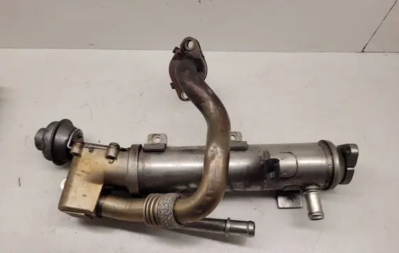 Audi A4 S4 B8 8K EGR valve cooler 03L131512AH V100