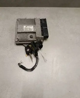 Opel Combo C Engine control unit/module 55578395 8PZVAD77L BC0092934C