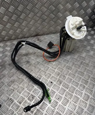 Mercedes-Benz E A207 In-tank fuel pump A2044702294 1582881 31209