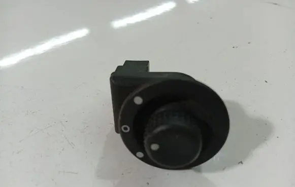 Renault Megane II Wing mirror switch 8200002442