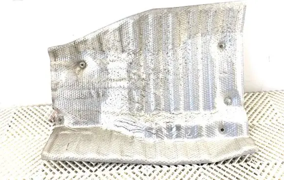 Toyota RAV 4 (XA40) Exhaust heat shield 
