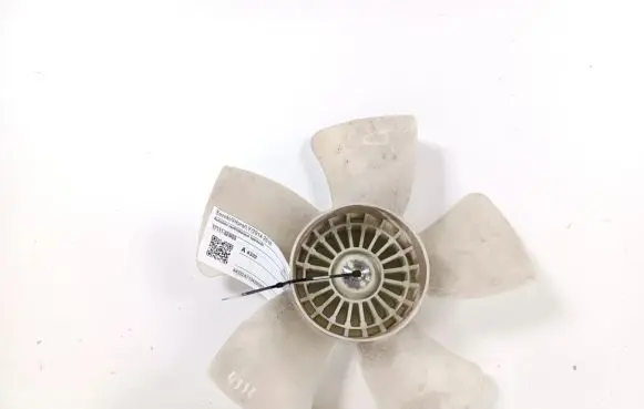Suzuki Vitara (LY) Radiator cooling fan shroud 17111-62M00