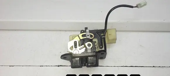 Mazda Premacy Front door lock 