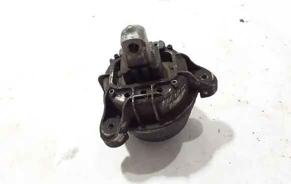 BMW 5 F10 F11 Engine mount bracket 7935142