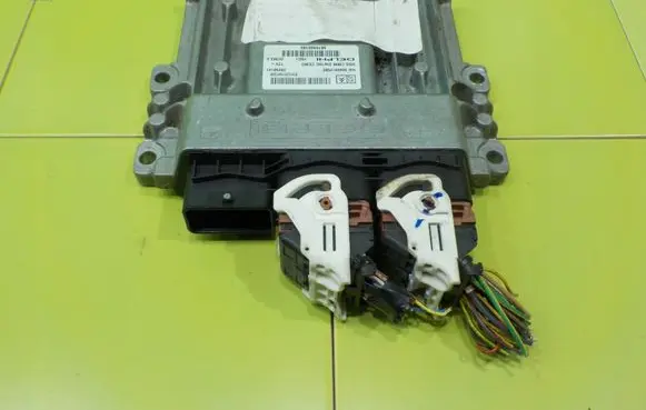 Citroen DS4 Engine control unit/module 9676860180 18AB46