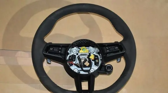 Porsche Cayenne (9Y0 9Y3) Steering wheel F189