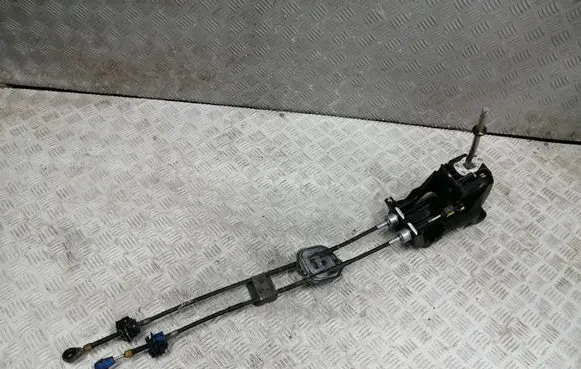 Citroen C1 Gear shift cable linkage 