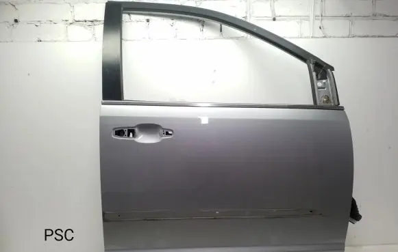 Chrysler Town & Country V Front door