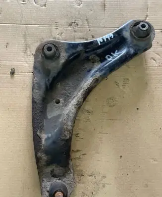 Nissan Juke I F15 Front lower control arm/wishbone