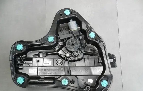 Volkswagen Golf VIII Rear door window regulator motor 5H0839402F E08767108