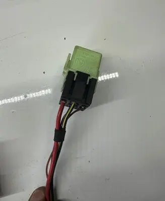 BMW 5 E60 E61 Other relay 8373700 6136