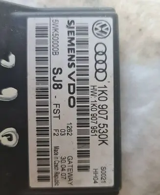 Volkswagen Golf V Gateway control module 1K0907530K 1K0907951