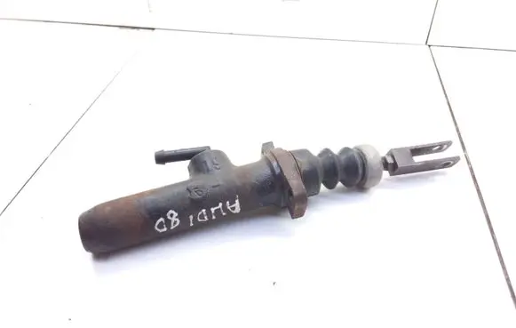 Audi 80 90 B3 Clutch master cylinder