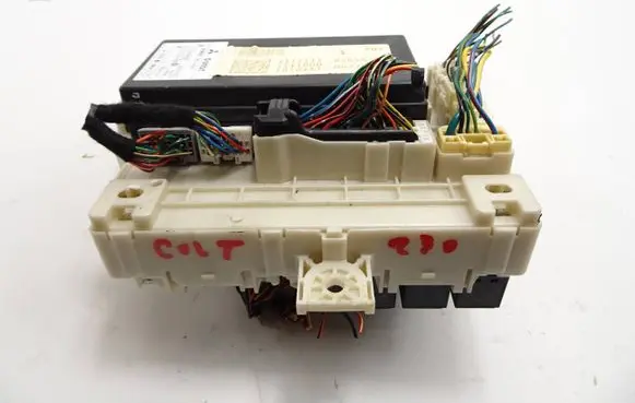 Mitsubishi Colt Fuse box set 8565A174 0112 0C13