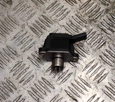 Volkswagen Golf VII Camshaft speed sensor 04E906048A