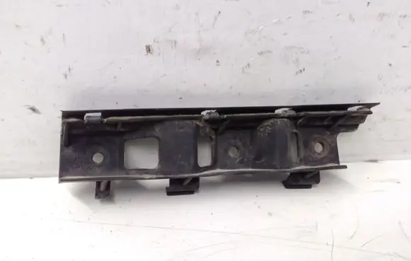 Volkswagen PASSAT B6 Front bumper mounting bracket 3C0807183